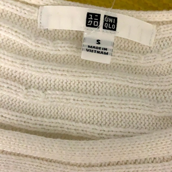 UNIQLO top - Picture 3 of 4
